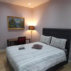 Comfy Fenia Londres
